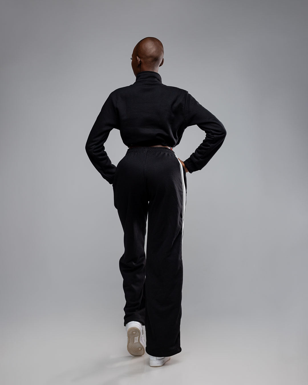 Drip Cropped Sweatshirt - Black