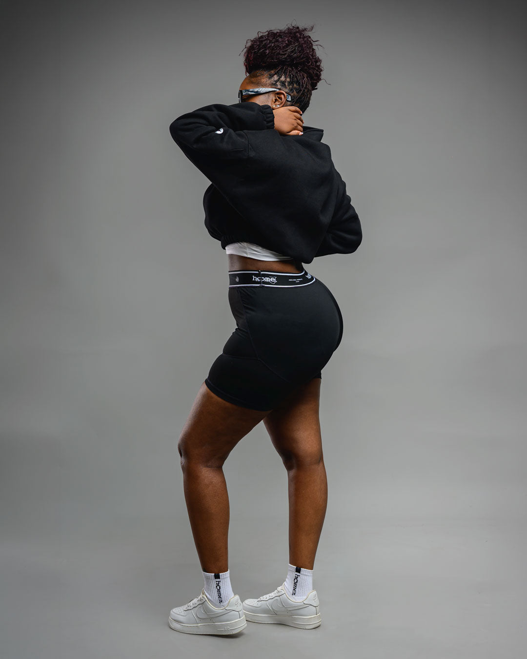 Moda Cropped Zip-Up Sweatshirt – Black (Heavy Velvet Fabric)